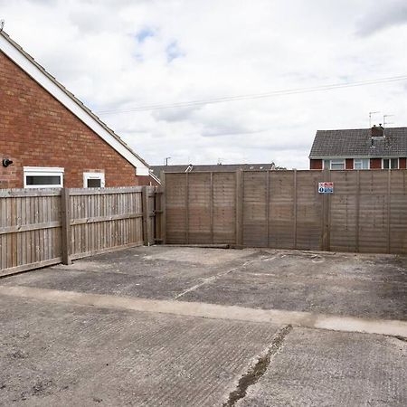 Bungalow In Keynsham Exterior foto